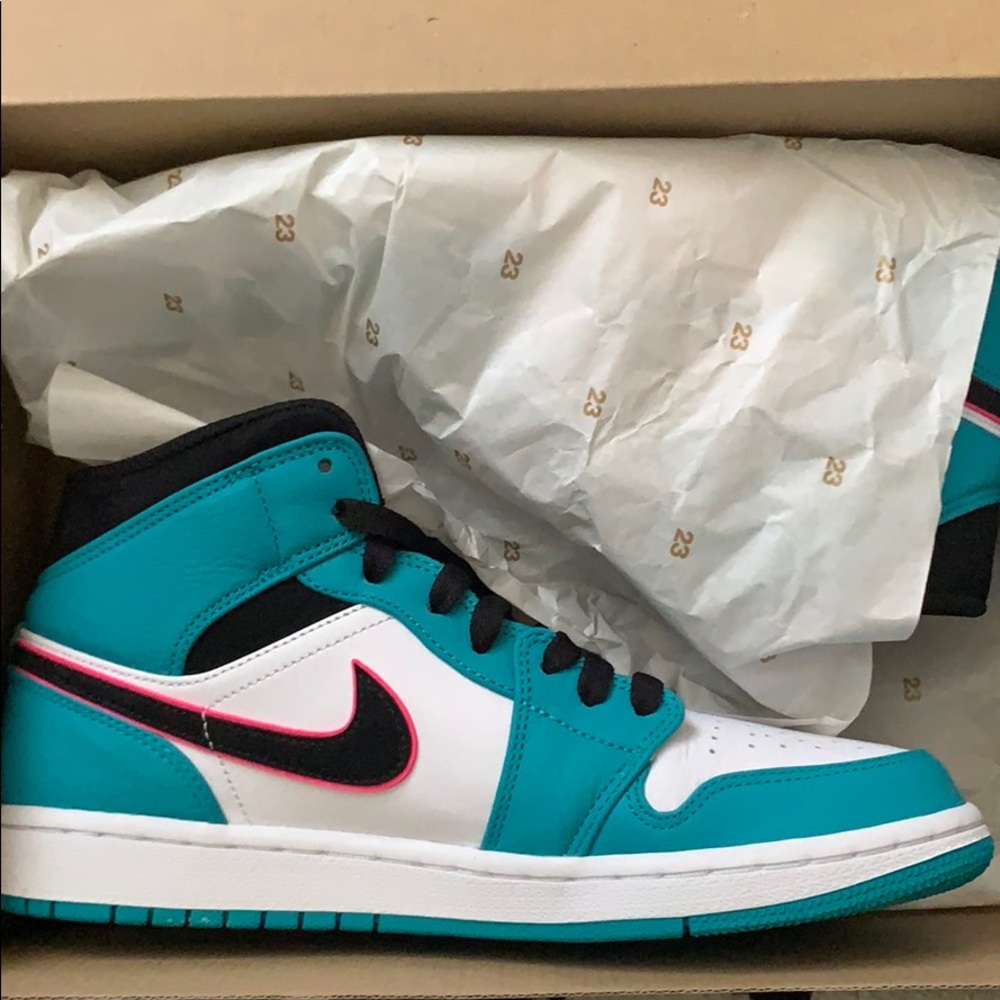 Air Jordan 1 MID SE